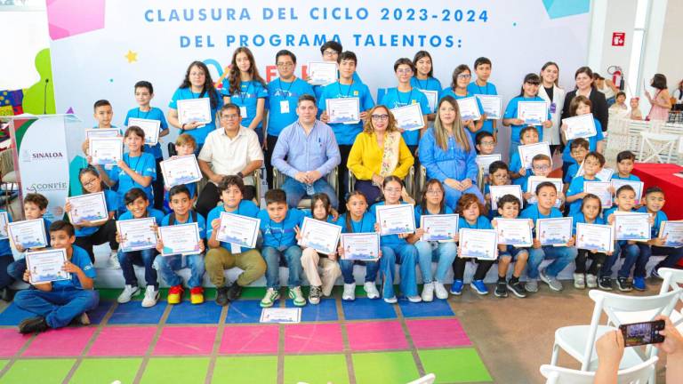 Niñas y niños sobresalientes del Programa Talentos participan en la inauguración de la Feria Talentos 2024, llevada a cabo en el museo del Centro de Cienciasde Sinaloa.