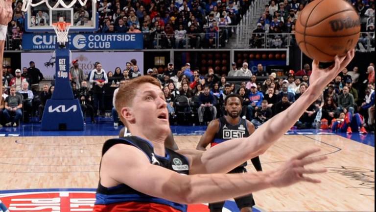 Pistons ganan por 113-108.