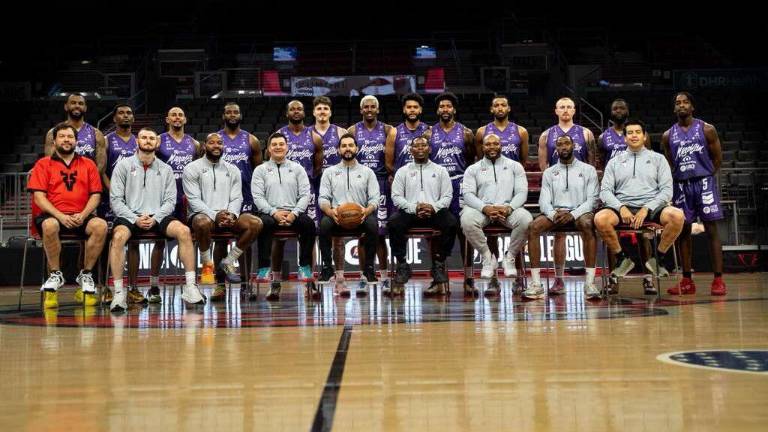 Venados Basketball inicia acciones en el Bert Ogden Arena.