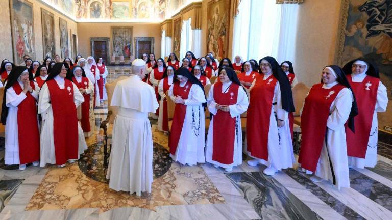 El Santo Padre recibió con alegría el peregrinaje de las Adoratrices Perpetuas del Santísimo Sacramento en Italia.