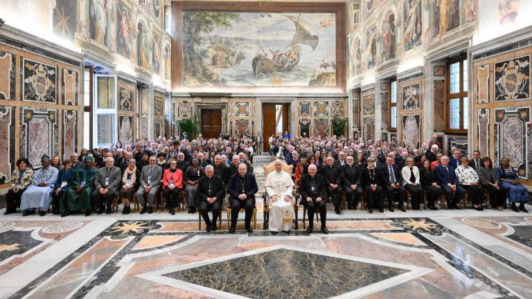 Foto de grupo del Santo Padre con los participantes en la Asamblea General del Movimiento de los Focolares.