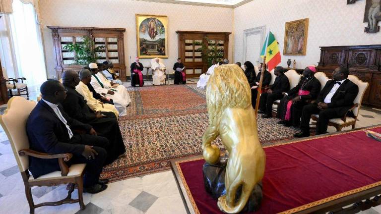 El Papa León XIV recibe en audiencia a los líderes y representantes de la comunidad musulmana de Senegal.