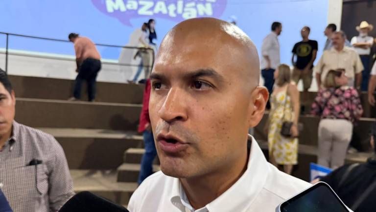 El Oficial Mayor del Gobierno de Mazatlán, Ángel Fernando Arballo Quintero, informó que durante el verano vigilarán la operación de los scooters en el malecón.