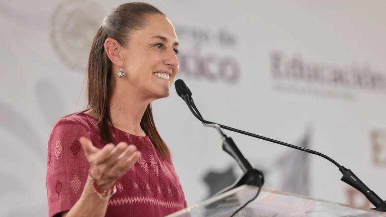 Claudia Sheinbaum durante su gira de trabajo en Colima.