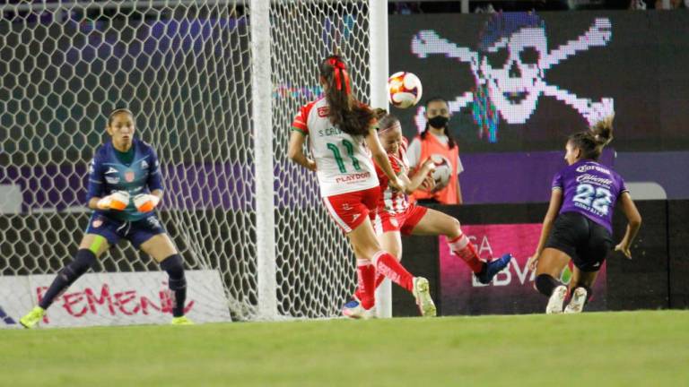 Las jugadoras del Mazatlán FC se impusieron ante las del Necaxa.