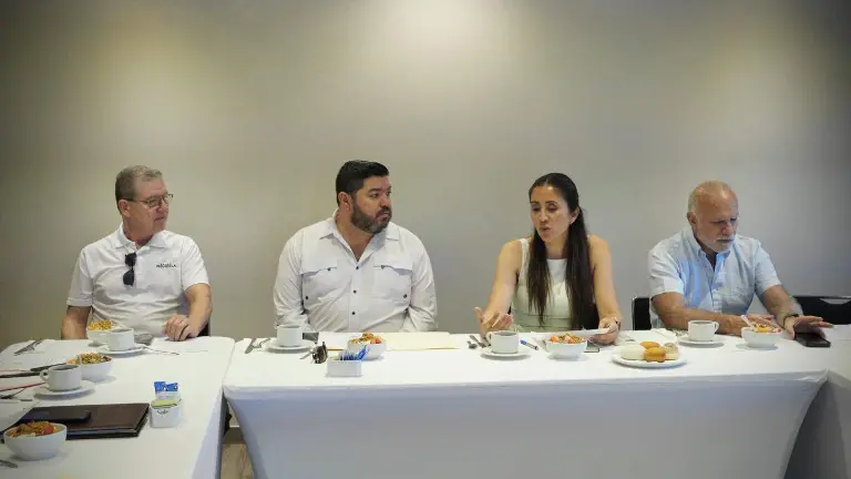 Empresarios y autoridades acordaron iniciar mesas de trabajo para analizar las inquietudes del sector empresarial en cada uno de sus rubros.