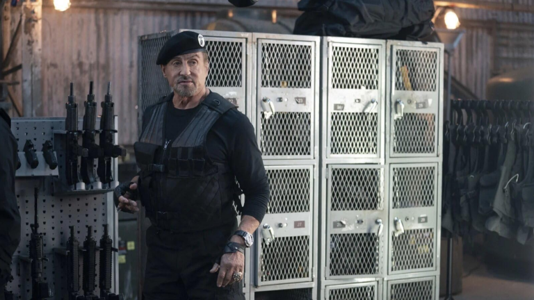 Sylvester Stallone regresa con la cuarta entrega de Los Indestructibles.
