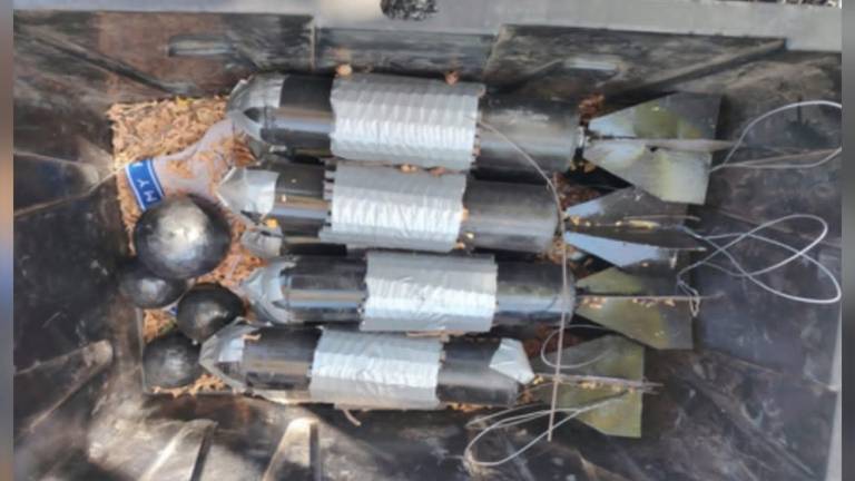 Ejército asegura 12 explosivos artesanales hallados en caja abandonada en Tepuche, Culiacán