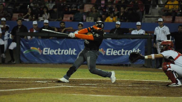 Naranjeros gana en 10 entradas.