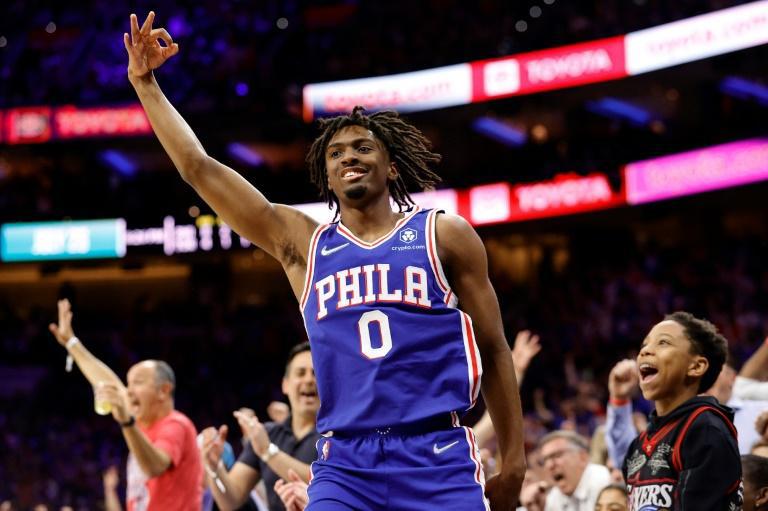 Tyrese Maxey luce como un veterano y lidera el triunfo de Sixers