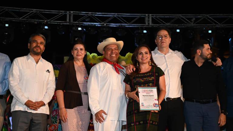 La Guelaguetza y el color de Oaxaca engalanan el inicio del XXXI Festival Internacional Universitario de la Cultura 2026, en el 153 aniversario de la UAS