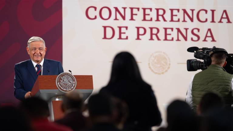 El Presidente Andrés Manuel López Obrador propone crear un almacén de medicinas en la Ciudad de México para garantizar su abasto.