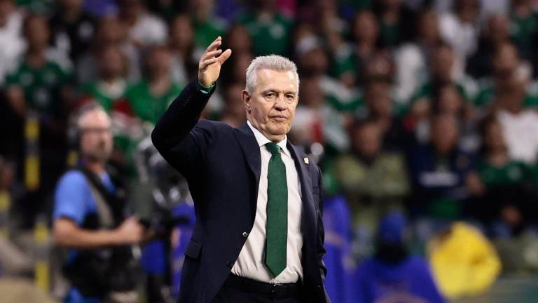 Javier Aguirre dirigiría al Valencia de España.