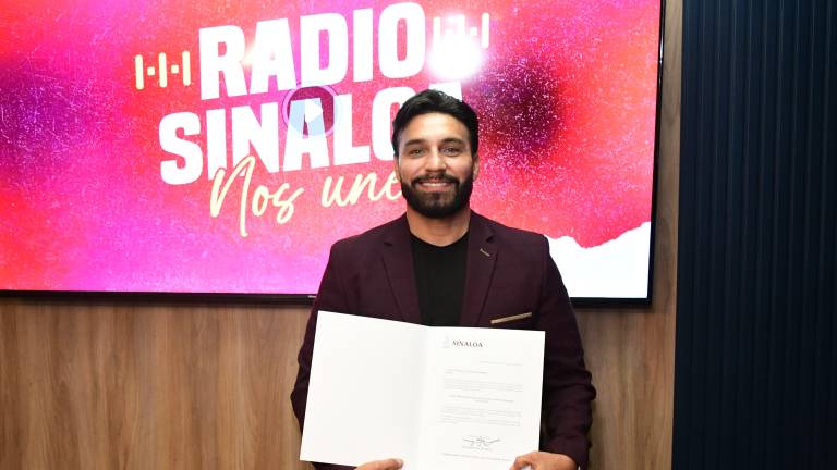 Cascajares Ramírez recibió el nombramiento como nuevo director de Radio Sinaloa.