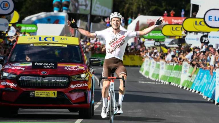 Bob Jungels renace en los Alpes y gana novena etapa del Tour de Francia