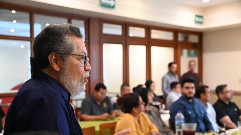 Miembros de la Universidad Autónoma de Sinaloa y del Colegio de Arquitectos Luis F. Molina de Culiacán se reunieron para dar los pormenores del proyecto.