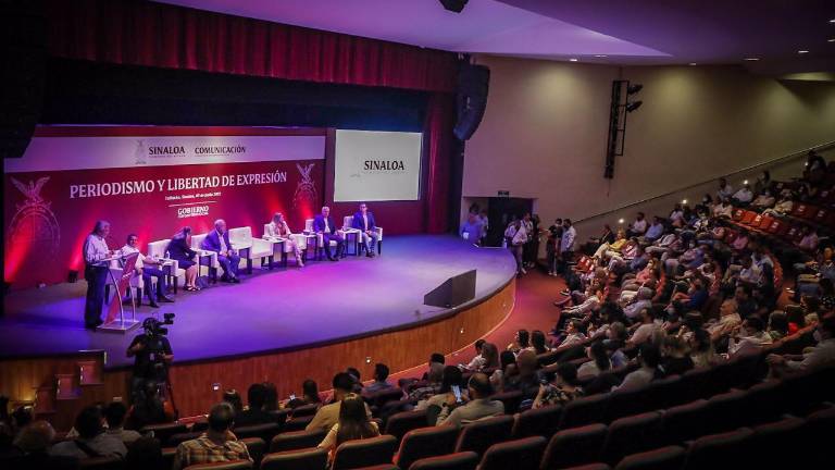 Panel en el marco del Día de la Libertad de Expresión.