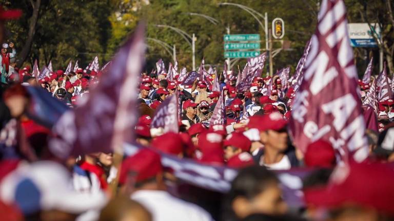 La Marcha del Pueblo reunió a miles de personas en la Ciudad de México, entre ellos sinaloenses como el Gobernador Rubén Rocha Moya y otros políticos.
