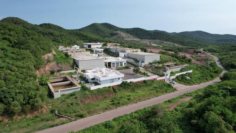 La Potabilizadora Miravalles reactivó operaciones este sábado luego de permanecer ocho horas fuera de servicio por la alta turbidez del agua.