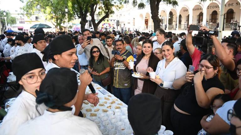 Los sinaloenses disfrutaron del sabor de los platillos típicos de Oaxaca.