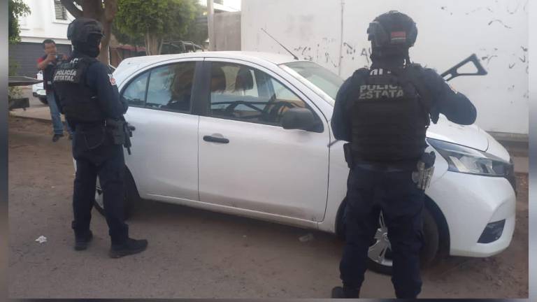 El automóvil fue asegurado por elementos de la Policía Estatal Preventiva y puesto a disposición de la autoridad correspondiente.