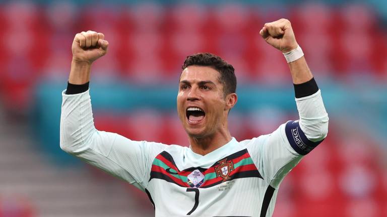 Cristiano Ronaldo anotó par de goles por Portugal.