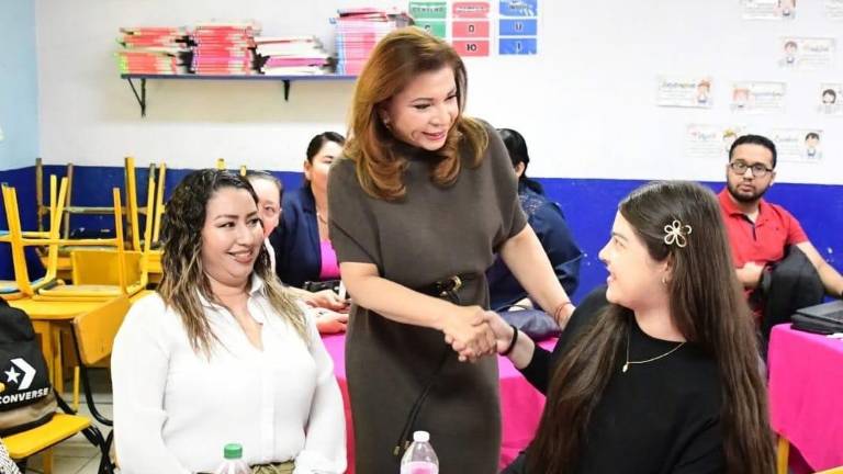La Secretaria de Educación en Sinaloa, Gloria Himelda Félix Niebla, durante el inicio del Taller Intensivo.