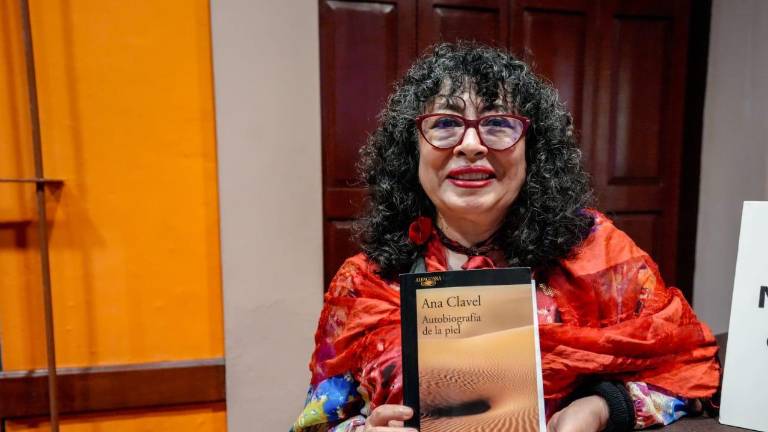 Ana Clavel presenta su obra “Autobiografía de la piel”, obra ganadora del Premio Mazatlán de Literatura 2026.