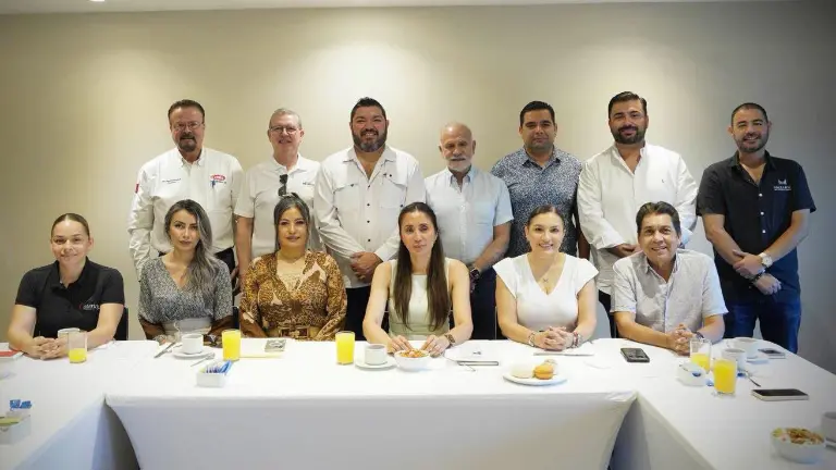 Representantes de diferentes sectores empresariales de Mazatlán se reunieron con autoridades municipales.