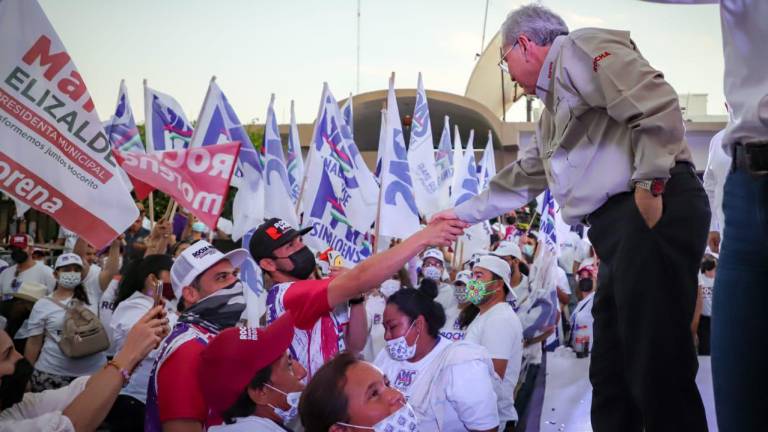 El candidato de la alianza Morena-PAS a la gubernatura, Rubén Rocha Moya, cierra campaña en Mocorito.