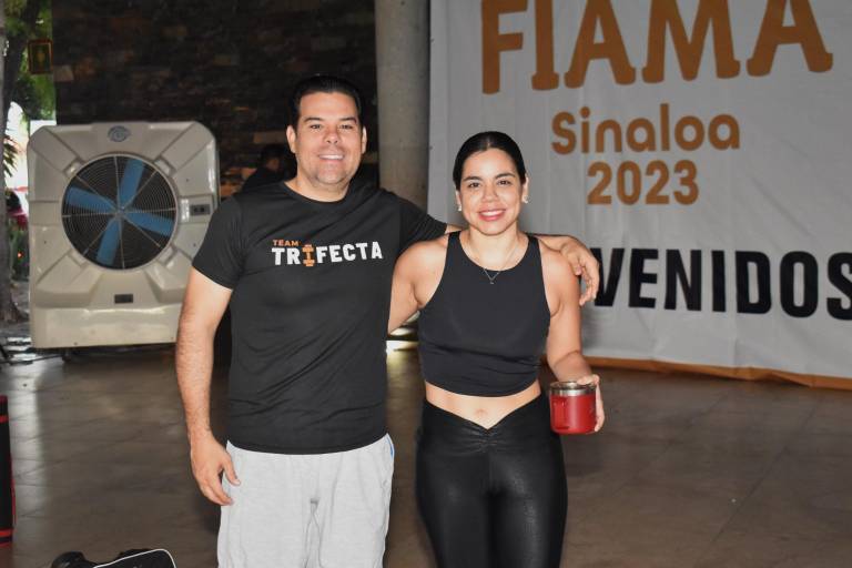 Disfrutan miembros de Ludus Magnus y FIAMA de una sesión de acondicionamiento masivo