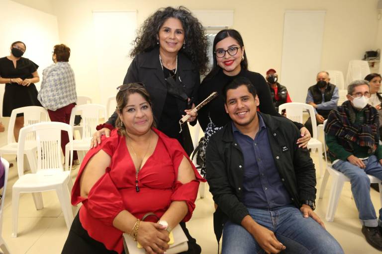 El libro ‘Poesía cruda’ es presentado por Marco Antonio Tirado