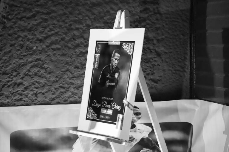 Posponen el FC Juárez-Puebla tras muerte del ‘Puma’ Chávez