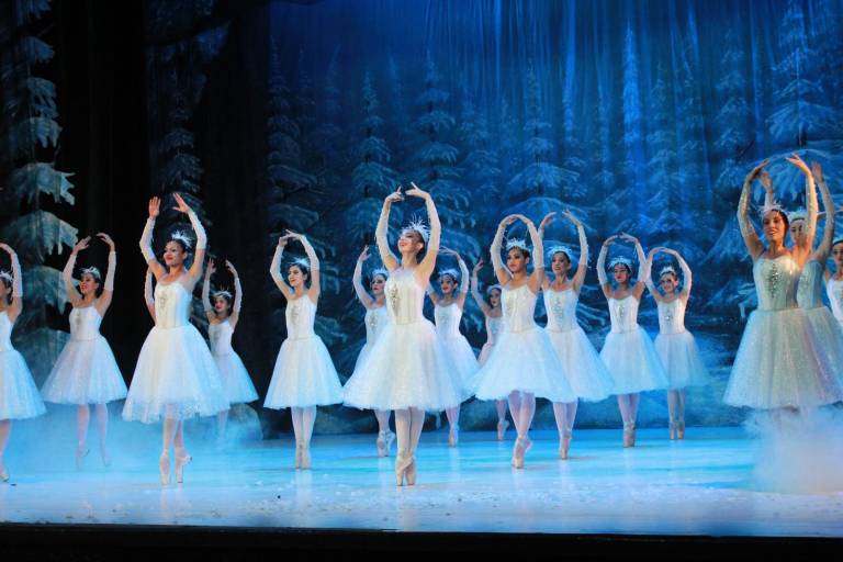 Invitan a disfrutar ‘El Cascanueces’, con 132 bailarines en escena