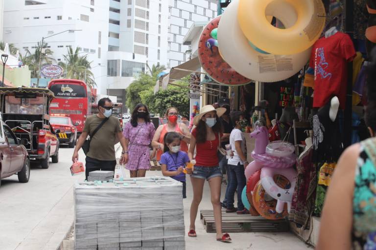 En la tercera ola de Covid, crecen 1,118% los contagios en niños en comparación con la segunda