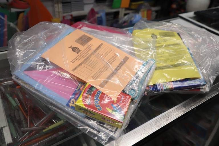 Arranca este lunes el canje gratuito de útiles y uniformes escolares en Mazatlán