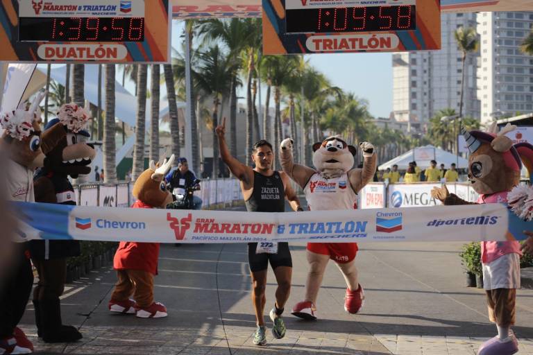 Mazatleco ‘Perrón’ Zazueta conquista Triatlón Pacífico 2024