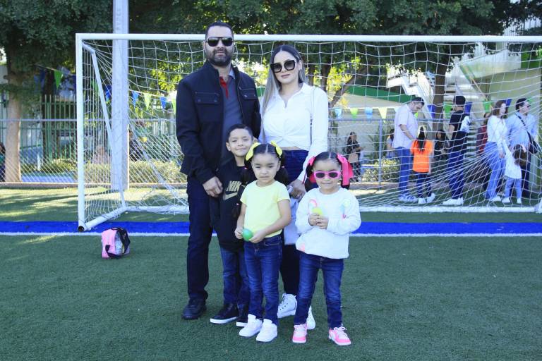 Participan papás, alumnos y maestros en la ExpoSenda