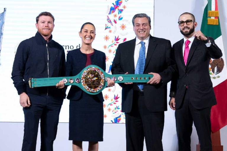 ‘Canelo’ Álvarez y Sheinbaum anuncian la clase de box más grande del mundo
