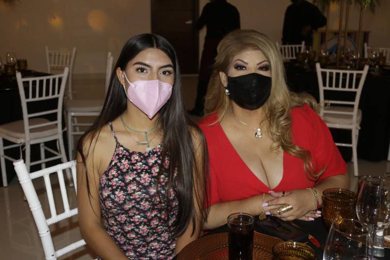 Celebran en Coctel con Causa su primer aniversario