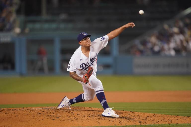 Julio Urías ‘da el grito’ en las Mayores con su victoria 18 de la campaña