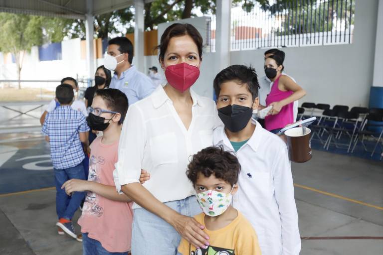 Enaltecen su esfuerzo en la Escuela Activa Integral