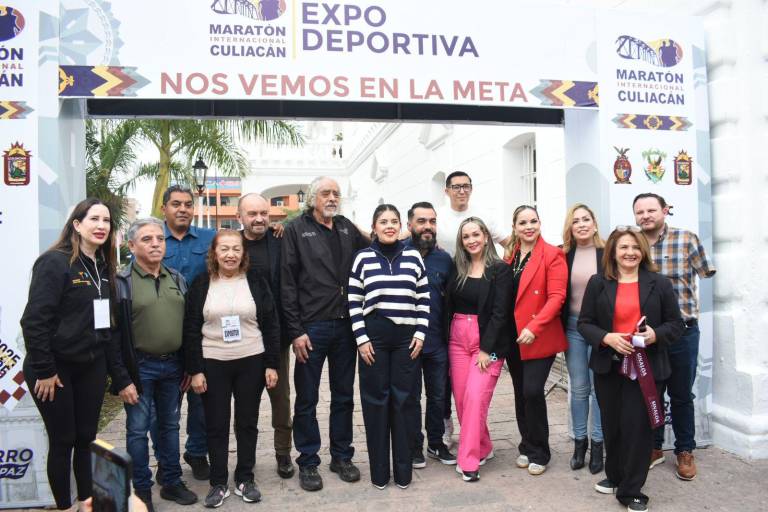 Acuden sinaloenses por su kit de corredor para el Maratón Internacional de Culiacán