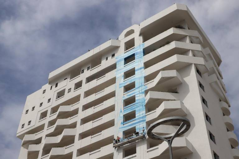 Sergio Ramírez lleva su arte a Mazatlán al pintar su primer mural