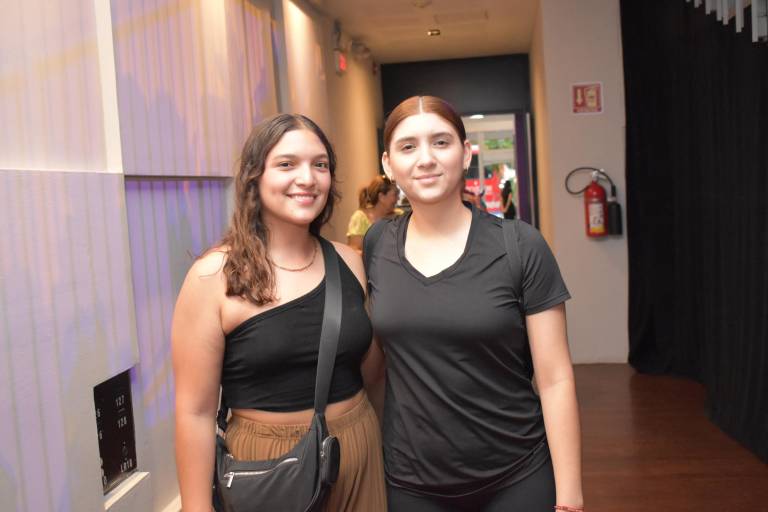 Vibra el público con el espectáculo ‘Sinaloa, tierra fértil de danzantes’