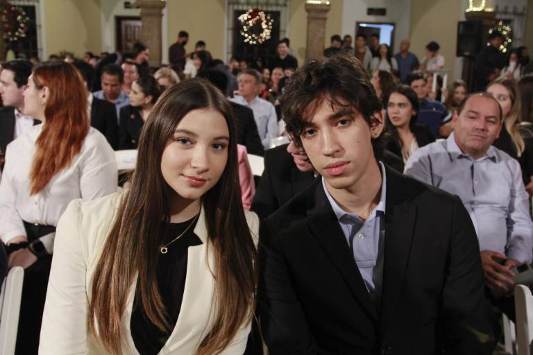 Reconoce la Escuela Libre de Derecho de Sinaloa a sus mejores estudiantes