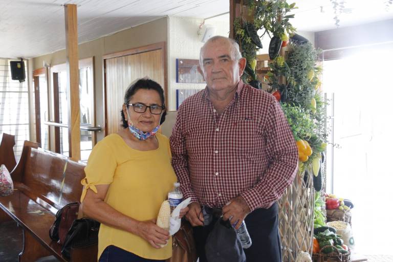 Los agricultores agradecen por el trabajo en el campo