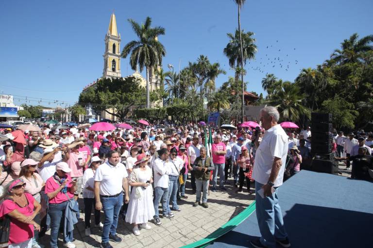 En Mazatlán piden elecciones libres y celebran mitin en la Plazuela República