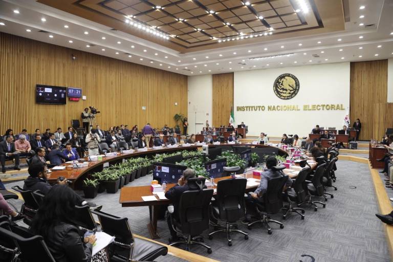 Consejeros del INE interponen controversia constitucional contra reforma que da más poder a Taddei