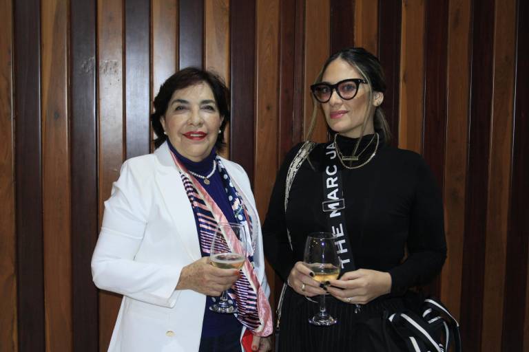 Música, tientos, zapateado y olé, por Chepina Guerra